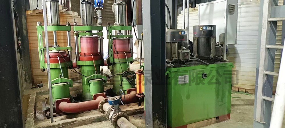 壓濾機(jī)柱塞泵三缸泵現(xiàn)場使用圖片 洗煤廠陶瓷柱塞泵使用現(xiàn)場